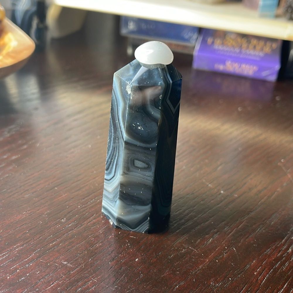 Black lace agate tower 6- sided druzy crystal banded banding, onyx, emotional he